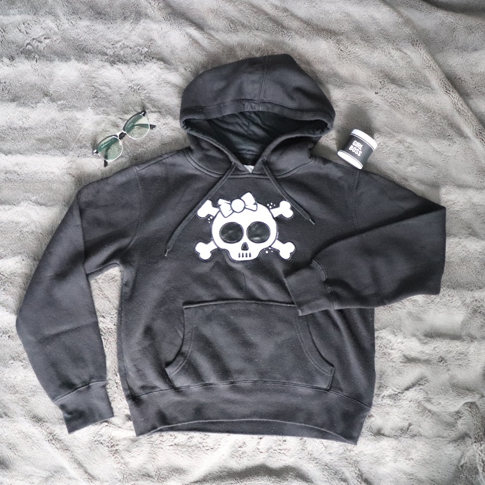 ⭐ 3 FOR $20 ⭐ Streetswear Cross Bone Hoodie (s)